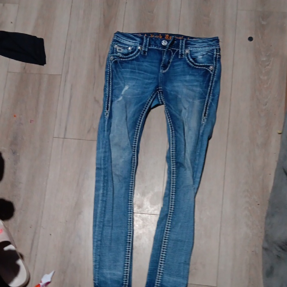 Rock Revival, Never Worn
